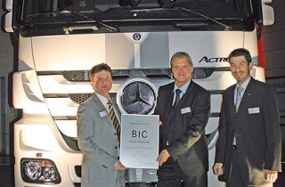 10 років партнерства з BIC: Мерседес-Бенц поздоровляє «Когель»